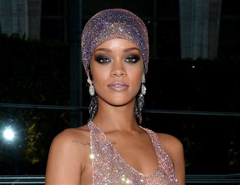 Here are a few facts about Rihanna before we get to her leaked fappening pics. She was born on Feb 20th, 1988 in Barbados. Before she was kicking ass and taking names, she was doing the following: She got her first Grammy Award for Umbrella in 2008, and in 2010 she won two more Grammy Award for Run This House. 